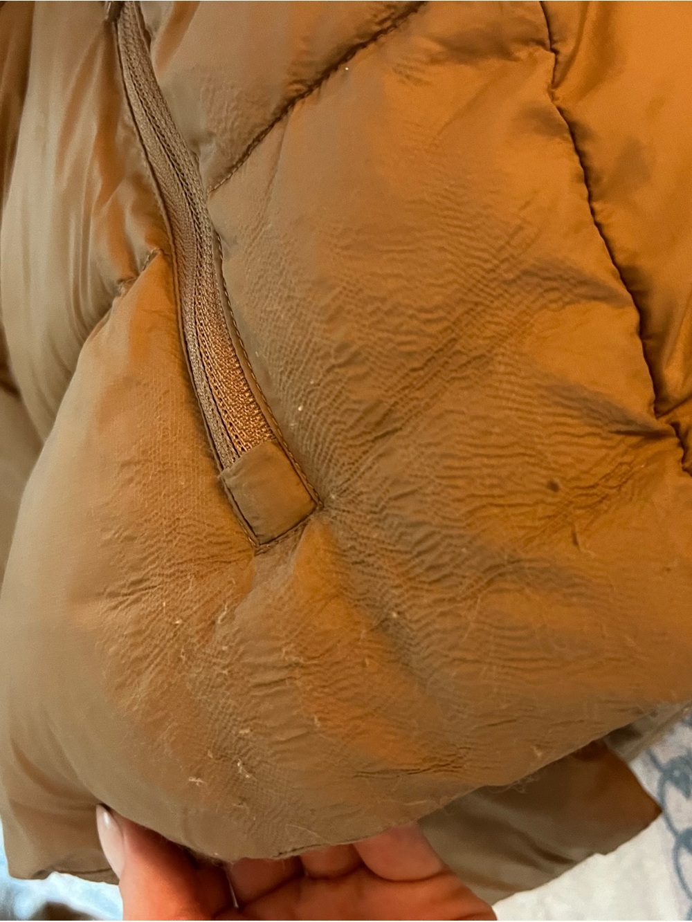 ALO Yoga Cropped Tan Puffer Jacket - Picture 5 of 8